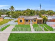 4 bedroom luxury Villa for sale in Hialeah, Florida