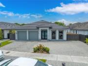 4 bedroom luxury Villa for sale in Miami Terrace Mobile...