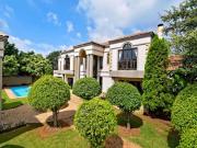 4 bedroom main house with separate.