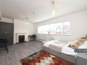 4 bedroom maisonette for rent in Cricklewood Broadway,...