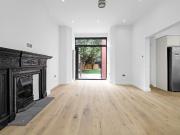 4 bedroom maisonette for sale