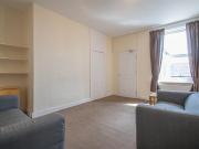 4 bedroom maisonette to rent