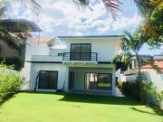 4 Bedroom Merville House for Sale in South Admiral...