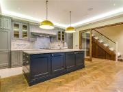 4 bedroom mews to rent