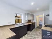 4 bedroom Mid Terrace House to rent, Junction Road,...