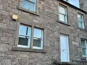 4 bedroom Mid Terrace House to rent, Main Street,...