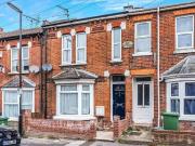 4 bedroom Mid Terrace House to rent, Milton Road,...