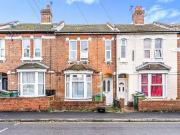 4 bedroom Mid Terrace House to rent, Milton Road,...
