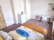 4 bedroom Mid Terrace House to rent, Milton Road,...