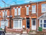 4 bedroom Mid Terrace House to rent, Milton Road,...