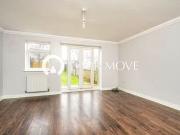 4 bedroom Mid Terrace House to rent, Stayton Road,...