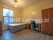 4 Bedroom Mid Terraced House for rent in Cardigan Lane,...