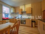 4 Bedroom Mid Terraced House for rent in Royal Park...