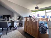 4 Bedroom Mid Terraced House for rent in Royal Park...