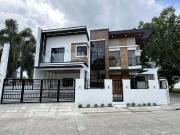 4 Bedroom Modern House with Swimming Pool in Exclusive...