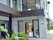 4 Bedroom Modern Tropical Luxury Home in Royale Estates,...