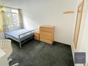 4 bedroom private hall to rent