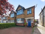 4 bedroom semi detached house for rent in Redhill Drive,...