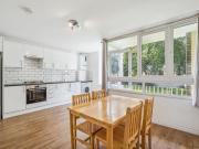 4 bedroom property in Batten Street, London, SW11 £3,500...