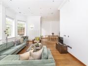 4 bedroom property in Bracknell Gardens, Hampstead,...