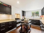 4 bedroom property in Offord Road, Barnsbury, Islngton,...