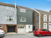 4 bedroom property to let in Farm Road, NEATH £990 pcm