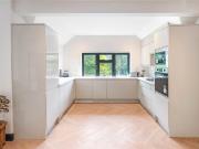 4 bedroom property to let in Silver Lane, Purley, CR8...