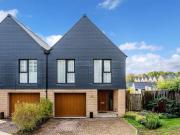 4 Bedroom Semi Detached House