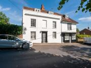 4 Bedroom Semi Detached House