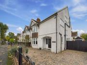 4 Bedroom Semi Detached House 4 Bedroom Semi Detached House