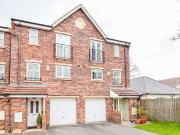 4 Bedroom Semi Detached House