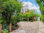 4 Bedroom Semi Detached House