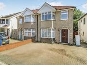 4 bedroom semi detached house for rent in Axholme...