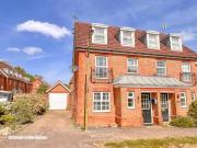 4 bedroom semi detached house for rent in Beauchamps,...