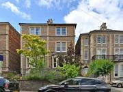 4 bedroom semi detached house for rent in Clifton Park...