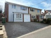 4 bedroom semi detached house for rent in Crown Road,...