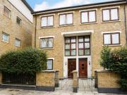 4 bedroom semi detached house for rent in Hawthorn...