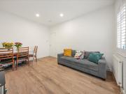 4 bedroom semi detached house for rent in Hendon Way,...