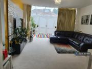 4 bedroom semi detached house for rent in Hounslow, TW5