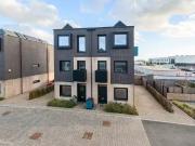 4 bedroom semi detached house for rent in Lockhart Way,...