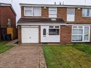 4 bedroom semi detached house for rent in Minley Avenue,...