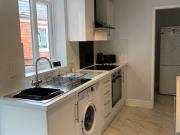 4 bedroom semi detached house for rent in Oldbury Road,...