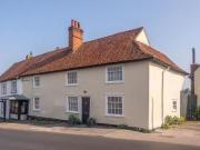 4 bedroom semi detached house for rent in Park Street,...