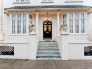 4 bedroom semi detached house for rent in Park Village...