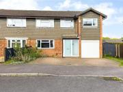4 bedroom semi detached house for rent in Ranleigh Walk,...