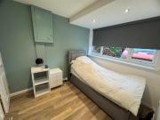 4 bedroom semi detached house for rent in Southall...