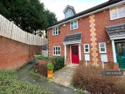4 bedroom semi detached house for rent in Walden Croft,...