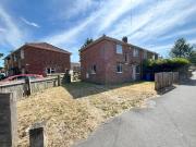 4 bedroom semi detached house for rent in Woodcock Road,...