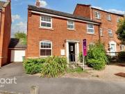 4 bedroom link detached house for sale