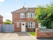 4 bedroom semi detached house for sale in Alwyne Grove,...